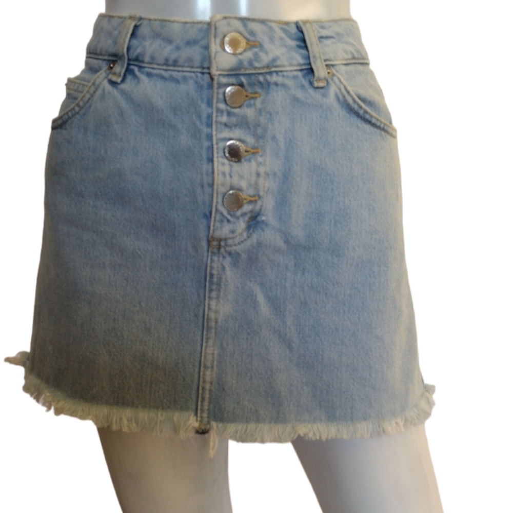 Topshop Mini Skirt Women's 12 Blue Light Wash Button-Front‎ Raw Hem Denim